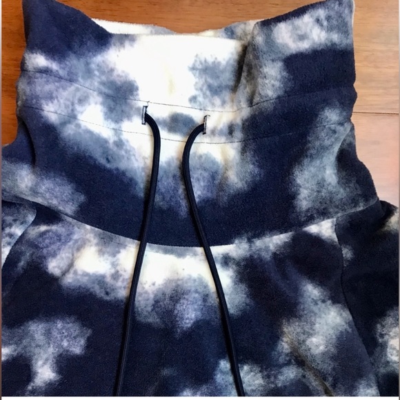 Old Navy Cropped Fleece Funnel Neck Top Medium | Go-Warm Active NWT - Picture 9 of 13